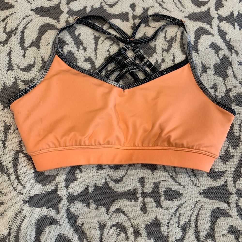 SO Sports Bra Crisscross Back
